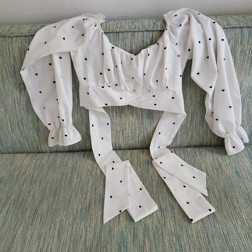 BARE MIDRIFF BLOUSE WITH BLACK HEARTS